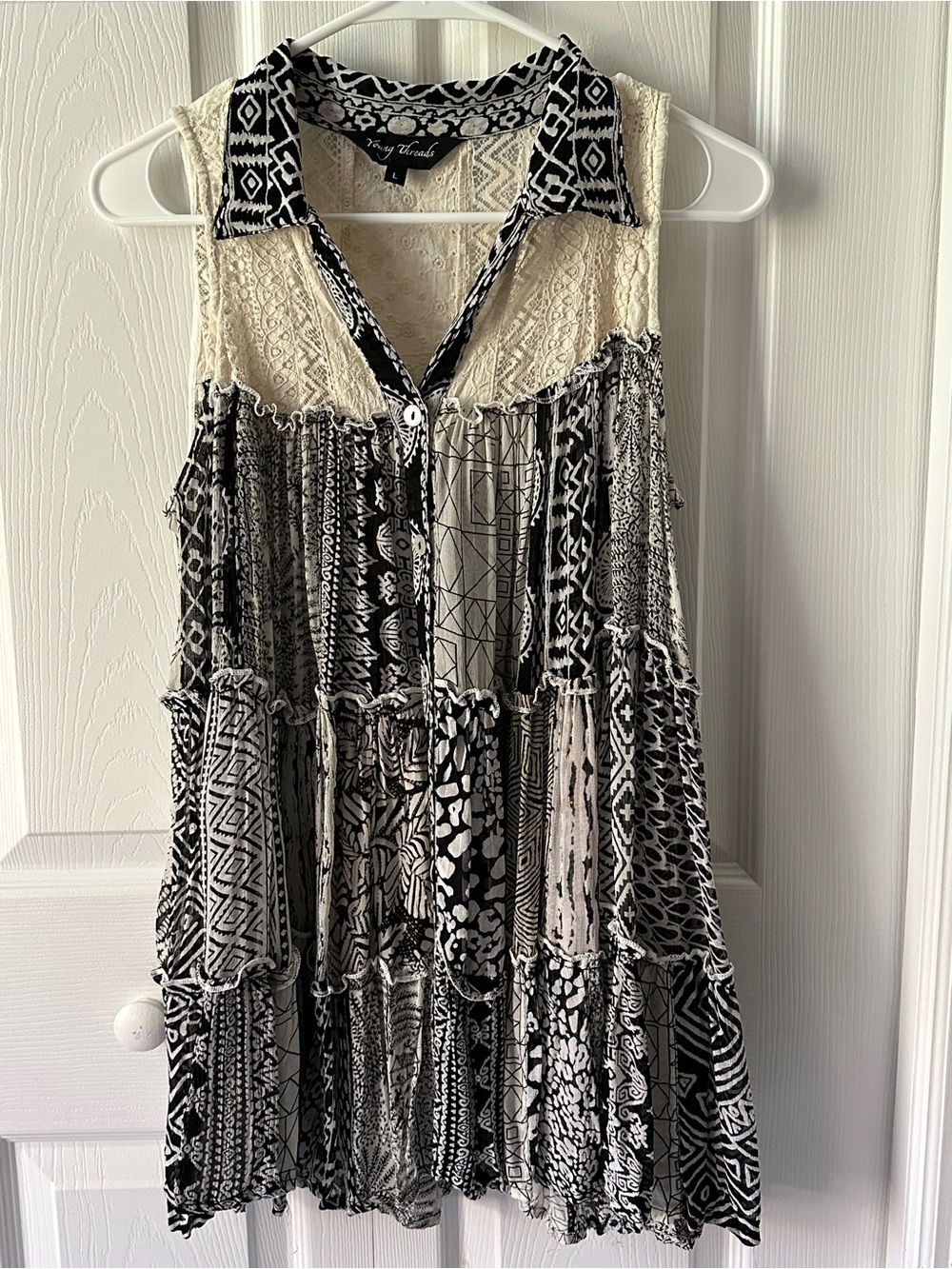 PRELOVED Young Threads Ivory & Black Sleeveless Patchwork Tunic Top